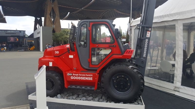 terenowy wózek widłowy